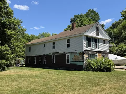 101 Howe St, East Brookfield, MA 01515