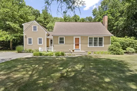 12 Walnut Rd, Norwell, MA 02061