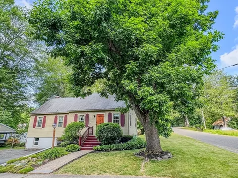 57 Summer St, Greenfield, MA 01301