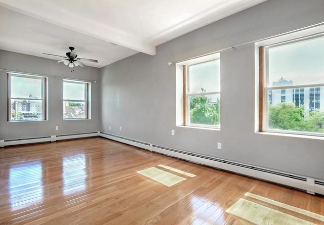 56 Peabody St #3-E, Salem, MA 01970