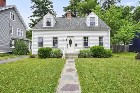 82 Biltmore St, Springfield, MA 01108