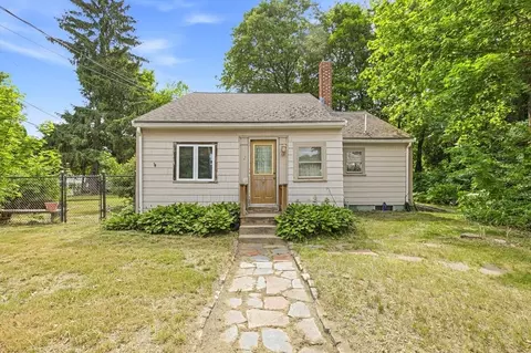 2 Hillwood Ave, Stoughton, MA 02072