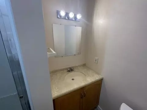 Bath - 186 North St, Ware, MA 01082 photo 2 of 4