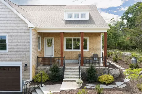 Other - 7 Laurel St, Hingham, MA 02043 photo 2 of 8