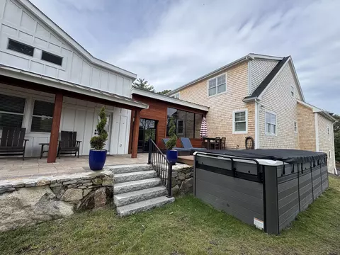 Exterior - 7 Laurel St, Hingham, MA 02043 photo 12 of 13