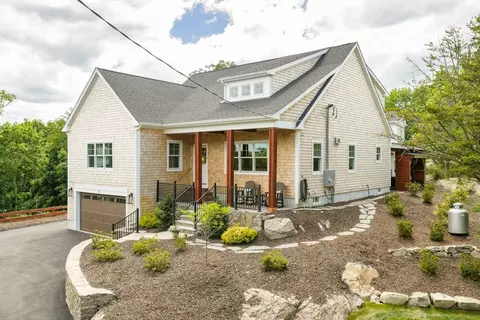 7 Laurel St, Hingham, MA 02043
