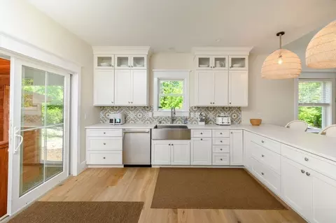 Kitchen - 7 Laurel St, Hingham, MA 02043 photo 3 of 6