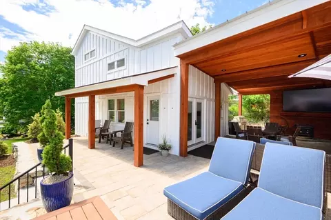 Exterior - 7 Laurel St, Hingham, MA 02043 photo 8 of 9