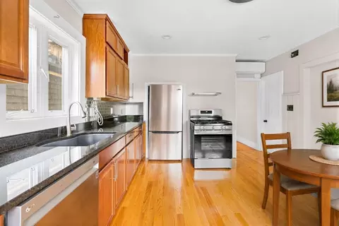 111 Eutaw St #2, Boston, MA 02128