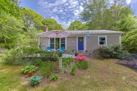 105 Taramac Rd, Barnstable, MA 02632