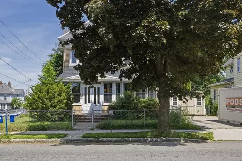 382 Pleasant St, Holyoke, MA 01040