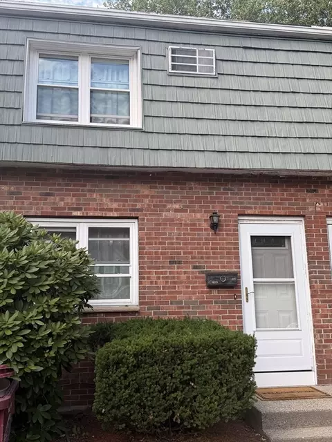 352 Plain St #352, Lowell, MA 01852