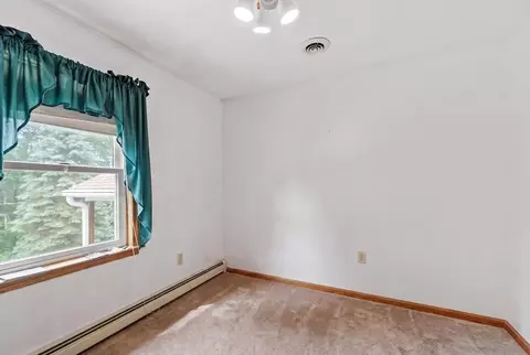 Bedroom - 386 Sherbert Rd, Ashburnham, MA 01430 photo 5 of 5