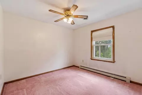 Bedroom - 386 Sherbert Rd, Ashburnham, MA 01430 photo 3 of 5