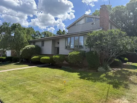 45 Paul Ave, Peabody, MA 01960