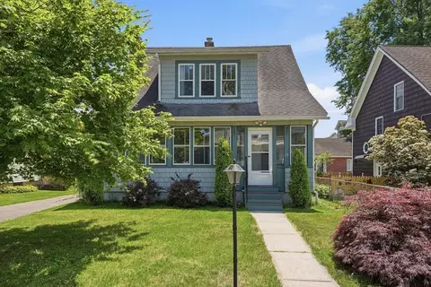 24 Thomas Ave, Holyoke, MA 01040