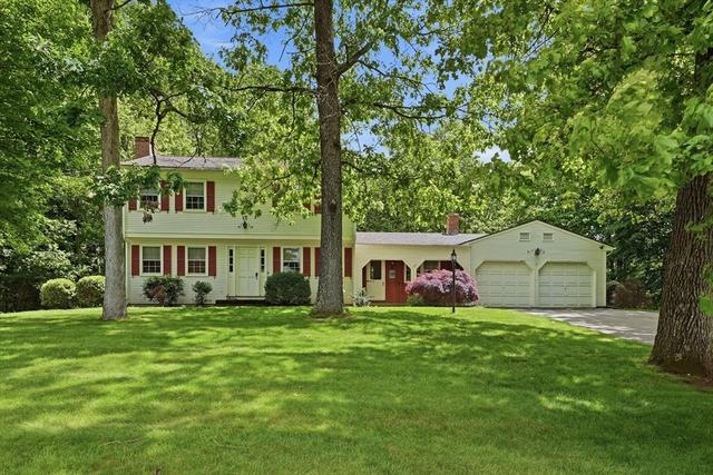 17 Raymond Dr, Wilbraham, MA 01095
