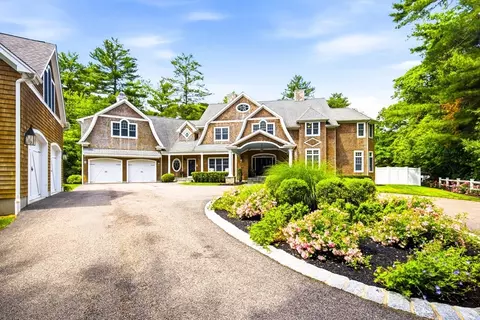 202 R Prospect St, Easton, MA 02334
