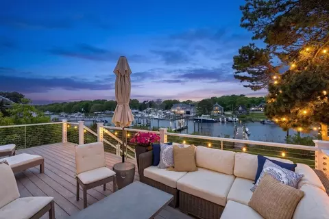 357 Monomoscoy Rd, Mashpee, MA 02649 photo 9