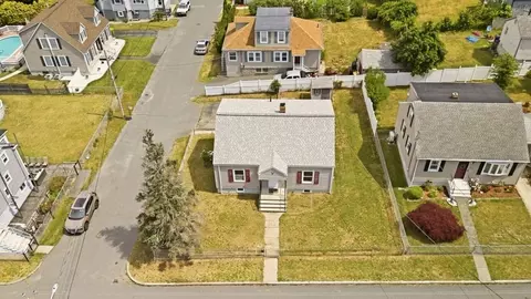 124 Woodman St, Fall River, MA 02724 photo 2