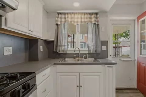 124 Woodman St, Fall River, MA 02724 photo 9