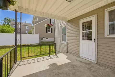 124 Woodman St, Fall River, MA 02724 photo 8
