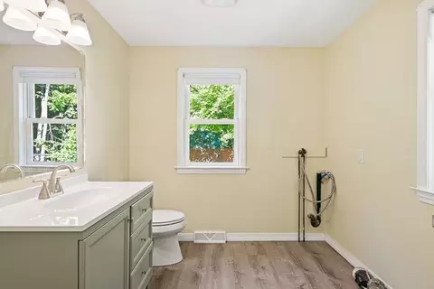 Bath - 53 Luden St, Springfield, MA 01118 photo 2 of 4
