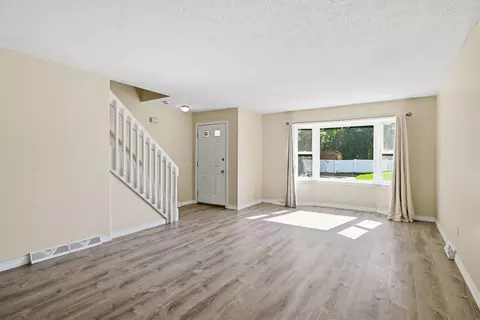 Living - 53 Luden St, Springfield, MA 01118 photo 1 of 4