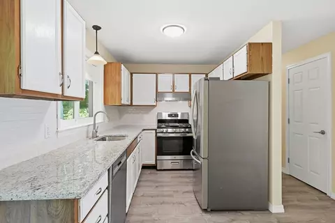 Kitchen - 53 Luden St, Springfield, MA 01118 photo 1 of 2