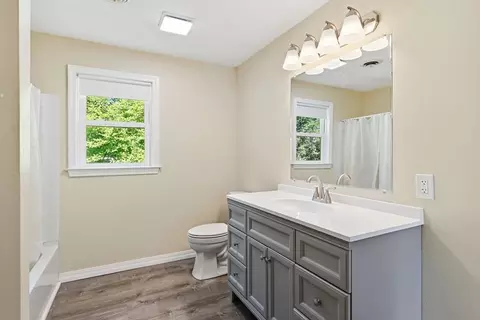Bath - 53 Luden St, Springfield, MA 01118 photo 4 of 4