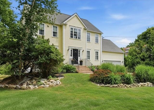 37 Sylvia St, Fairhaven, MA 02719