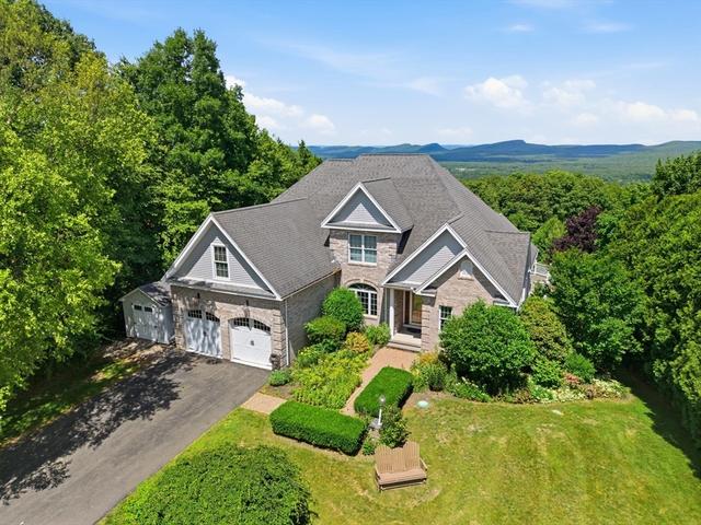 12 Overlook Dr, Belchertown, MA 01007