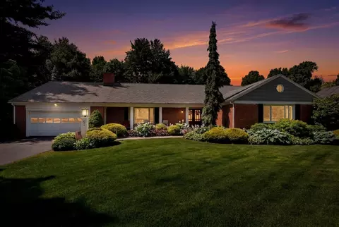 93 Wheel Meadow Dr, Longmeadow, MA 01106