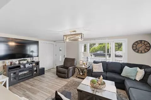 Living - 10 Ash St, Fairhaven, MA 02719 photo 1 of 3