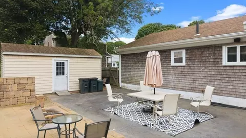 Exterior - 10 Ash St, Fairhaven, MA 02719 photo 2 of 8