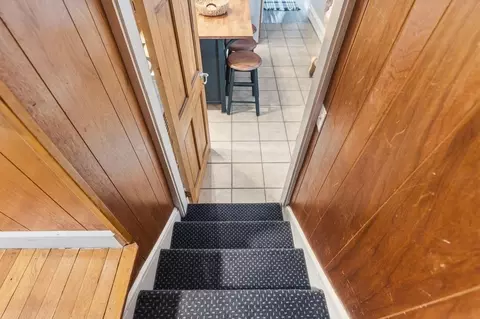 Entry Way - 10 Ash St, Fairhaven, MA 02719 photo 3 of 5