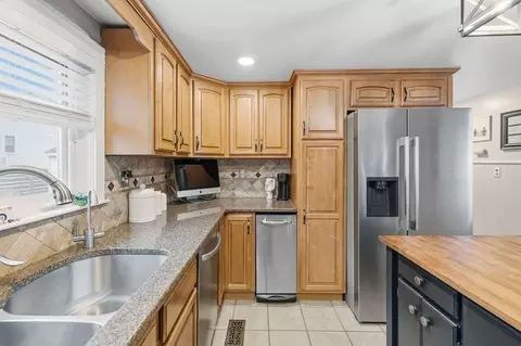 Kitchen - 10 Ash St, Fairhaven, MA 02719 photo 3 of 5