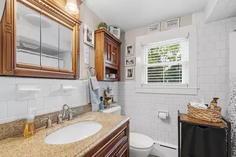 Bath - 10 Ash St, Fairhaven, MA 02719 photo 1 of 1