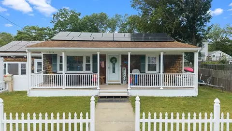10 Ash St, Fairhaven, MA 02719