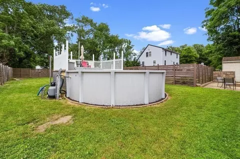 Exterior - 10 Ash St, Fairhaven, MA 02719 photo 8 of 8