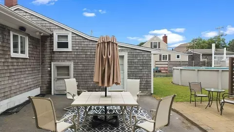 Exterior - 10 Ash St, Fairhaven, MA 02719 photo 3 of 8
