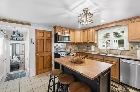 Kitchen - 10 Ash St, Fairhaven, MA 02719 photo 5 of 5