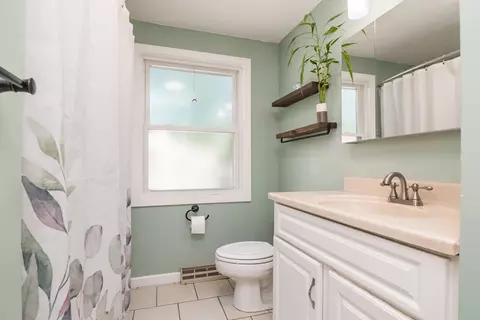 12 Daniel Dr, Chicopee, MA 01013 photo 8