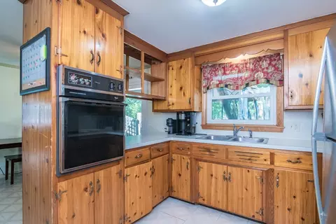 12 Daniel Dr, Chicopee, MA 01013 photo 6