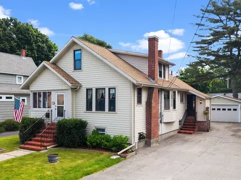 73 Chestnut St, Fairhaven, MA 02719