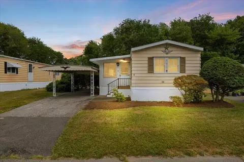 8 Thayer Dr, Taunton, MA 02780