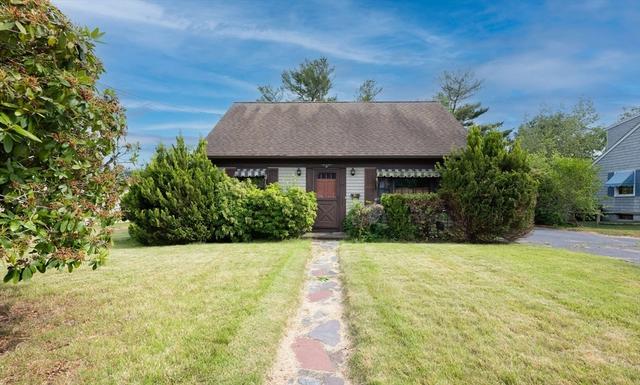 36 Ludlow St, Acushnet, MA 02743