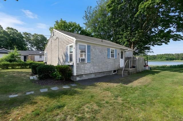 86 Highland Shores Dr, Wareham, MA 02571