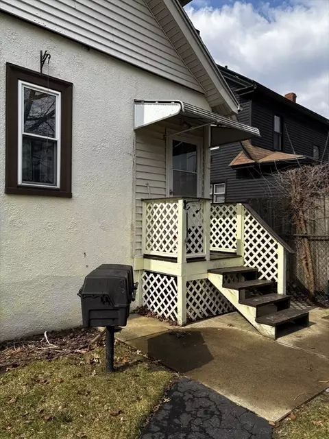 Exterior - 91 Daviston St, Springfield, MA 01108 photo 7 of 10