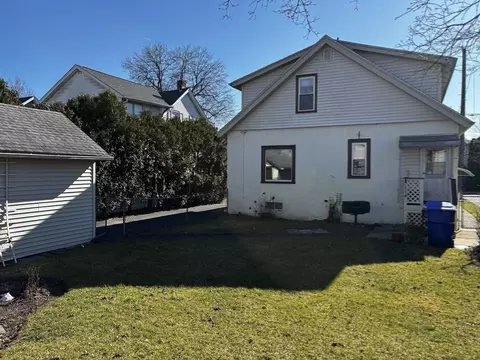 Exterior - 91 Daviston St, Springfield, MA 01108 photo 5 of 10
